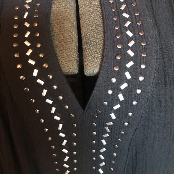 Black Dress cold shoulder with stud detailing - Picture 5 of 6